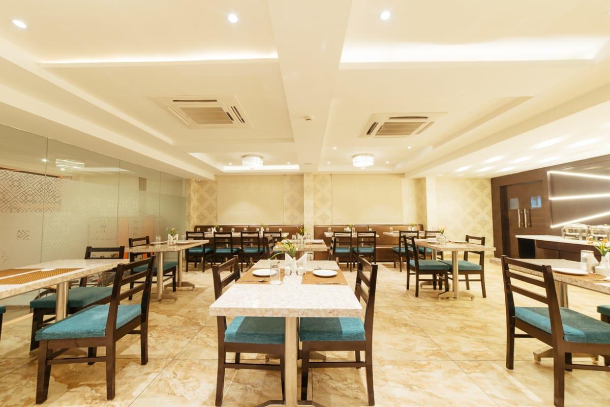 Radical Palace Hotel And Restaurant Lucknow Exterior photo